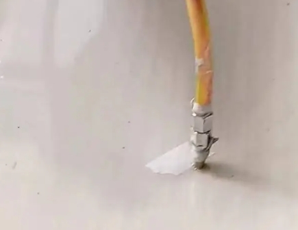 浔阳瓷砖空鼓维修公司专业解答在瓷砖铺贴过程中，如果使用的砂料过粗（如全部使用了粗砂），可能会导致以下问题